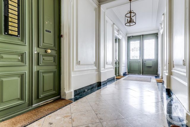Afficher la photo en grand Appartement F1 à vendre - 1 pièce - 25.17 m2 - PARIS - 75008 - ILE-DE-FRANCE - Century 21 Patrimoine 17