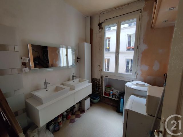 Appartement F2 à vendre - 2 pièces - 40.0 m2 - PARIS - 75017 - ILE-DE-FRANCE - Century 21 Patrimoine 17 Appartement F2 à vendre - 2 pièces - 40.0 m2 - PARIS - 75017 - ILE-DE-FRANCE - Century 21 Patrimoine 17