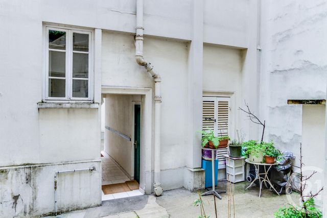 Afficher la photo en grand Appartement F2 à vendre - 2 pièces - 40.0 m2 - PARIS - 75017 - ILE-DE-FRANCE - Century 21 Patrimoine 17