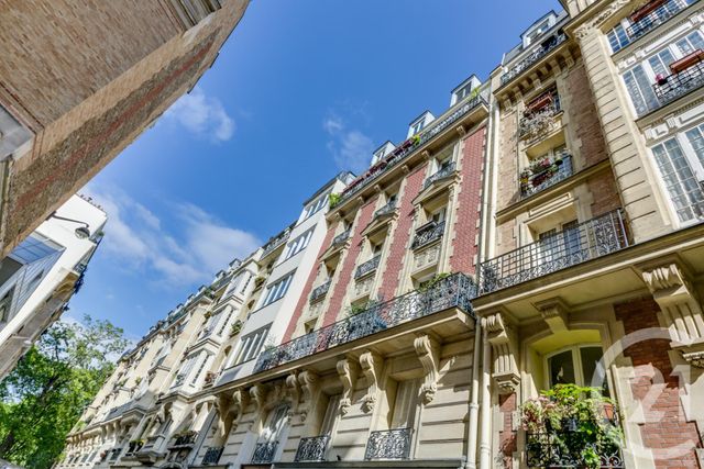 Appartement F2 à vendre - 2 pièces - 47.3 m2 - PARIS - 75018 - ILE-DE-FRANCE - Century 21 Patrimoine 17