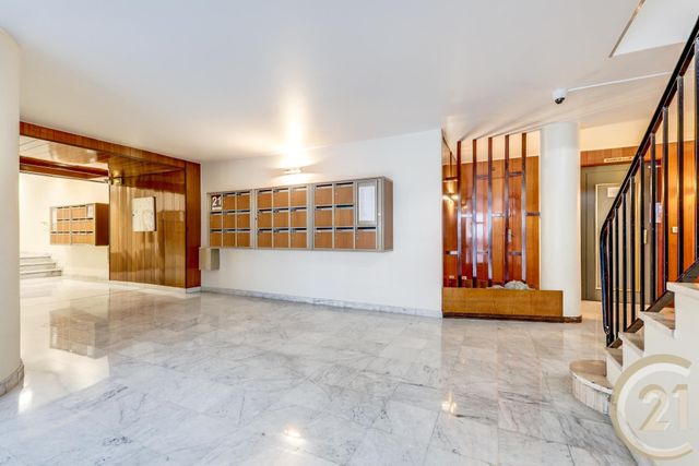 Appartement à vendre - 3 pièces - 86.0 m2 - PARIS - 75018 - ILE-DE-FRANCE - Century 21 Patrimoine 17