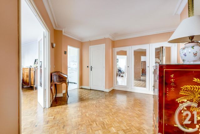 Appartement à vendre - 3 pièces - 86.0 m2 - PARIS - 75018 - ILE-DE-FRANCE - Century 21 Patrimoine 17