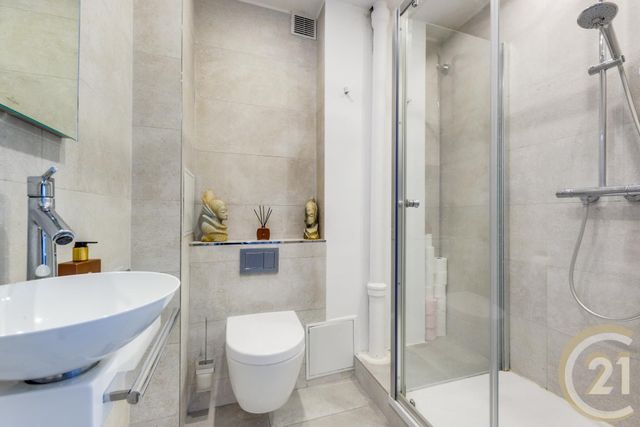 Afficher la photo en grand Appartement F3 à vendre - 3 pièces - 71.0 m2 - PARIS - 75017 - ILE-DE-FRANCE - Century 21 Patrimoine 17