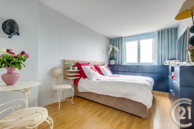 Afficher la photo en grand Appartement F3 à vendre - 3 pièces - 71.0 m2 - PARIS - 75017 - ILE-DE-FRANCE - Century 21 Patrimoine 17