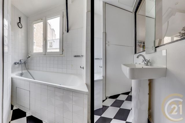 Afficher la photo en grand Appartement F4 à vendre - 4 pièces - 62.78 m2 - PARIS - 75017 - ILE-DE-FRANCE - Century 21 Patrimoine 17