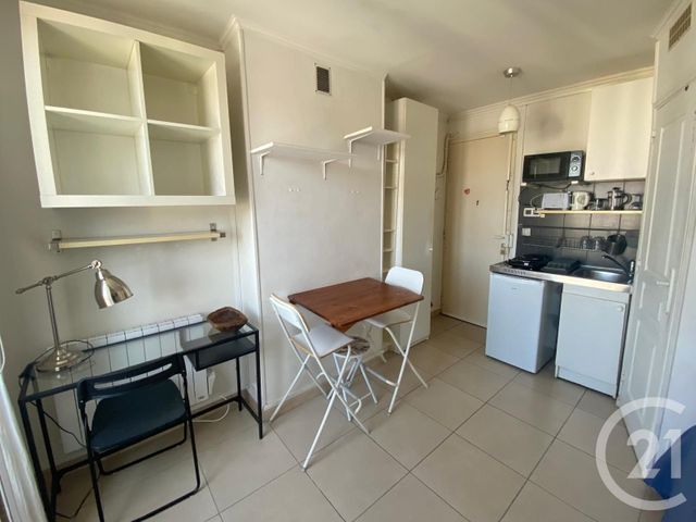 Appartement Studio à vendre - 1 pièce - 11.77 m2 - PARIS - 75018 - ILE-DE-FRANCE - Century 21 Patrimoine 17