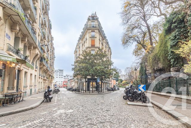 Appartement F2 à vendre - 2 pièces - 23.95 m2 - PARIS - 75018 - ILE-DE-FRANCE - Century 21 Patrimoine 17