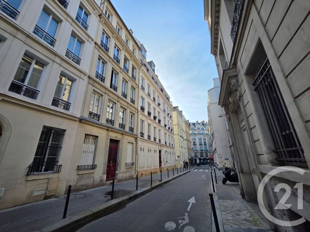 Appartement F1 à vendre - 1 pièce - 13.6 m2 - PARIS - 75017 - ILE-DE-FRANCE - Century 21 Patrimoine 17