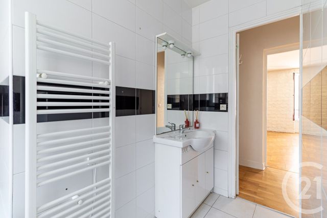Appartement F2 à vendre - 2 pièces - 54.15 m2 - PARIS - 75008 - ILE-DE-FRANCE - Century 21 Patrimoine 17