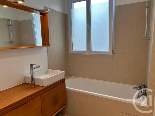 Appartement à vendre - 3 pièces - 62.09 m2 - PARIS - 75017 - ILE-DE-FRANCE - Century 21 Patrimoine 17