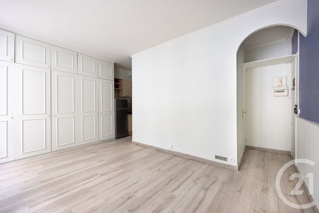Appartement Studio à vendre - 1 pièce - 25.5 m2 - PARIS - 75017 - ILE-DE-FRANCE - Century 21 Patrimoine 17